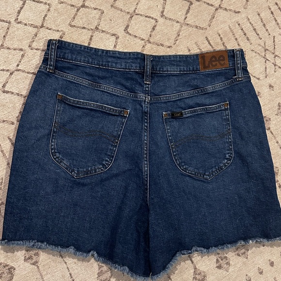 Lee Dark Blue Denim Jean Shorts High Rise Women’s Size 12 - Picture 1 of 4